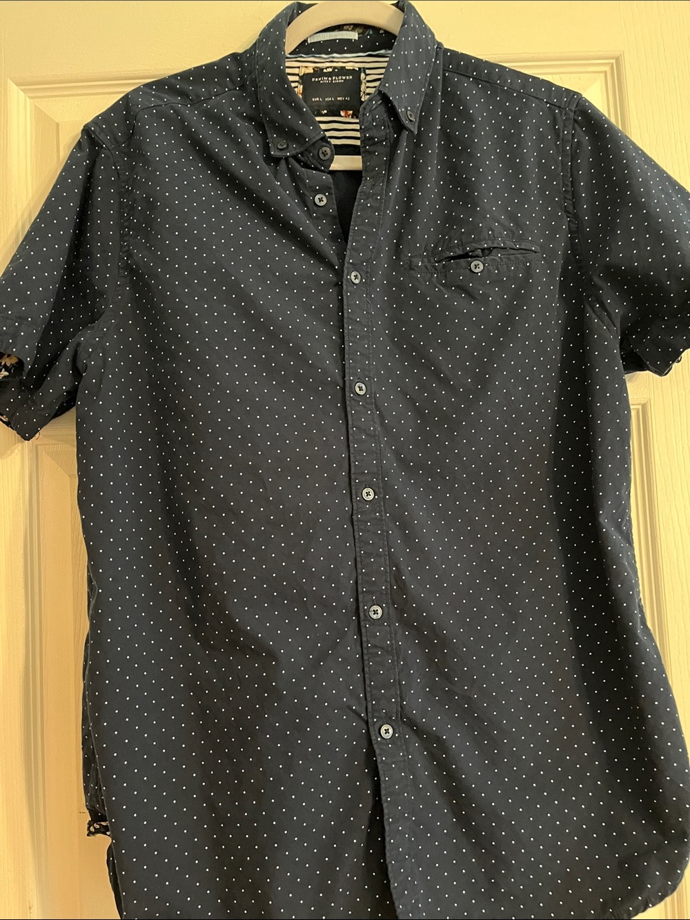 Men’s Denim & Flower Navy Short-Sleeve Dot Button-Down Shirt